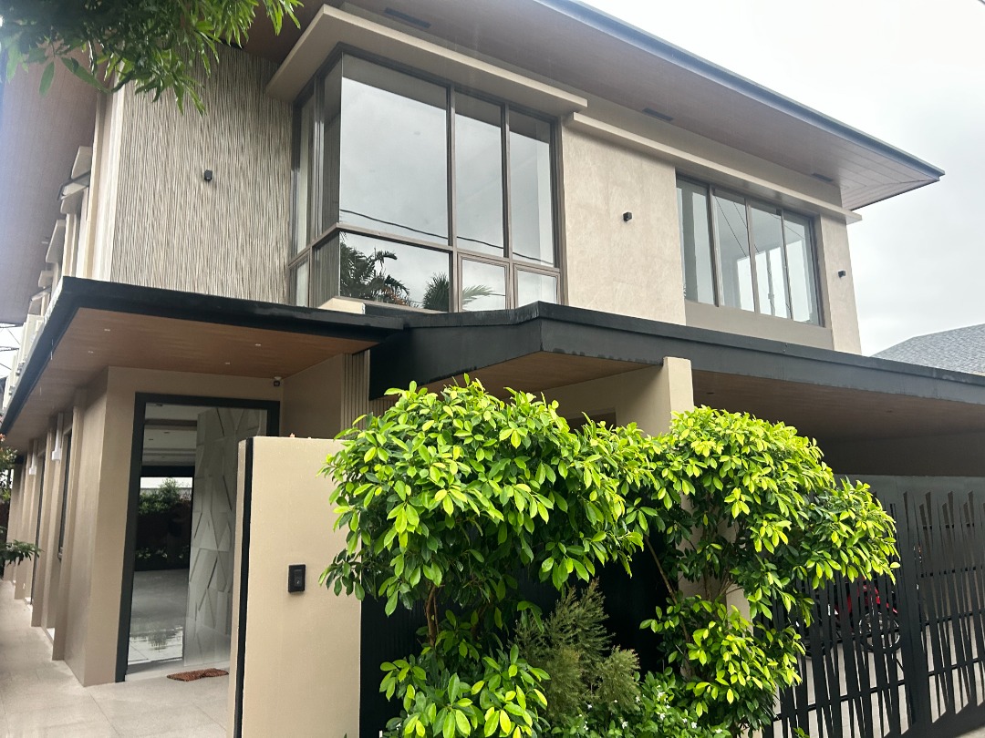 (Category: ) located in . Submitted by dominiclorico (Listing ID 1376893013, Image 1). Description: .