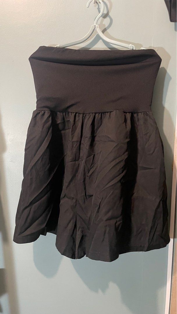 Black Romper (Lovito) (Category: Rompers) located in Pasay City. Submitted by sandengg (Listing ID 1376857584, Image 1). Description: Black romper from Lovito. Twice lang nasuot. Rfs: decluttering.