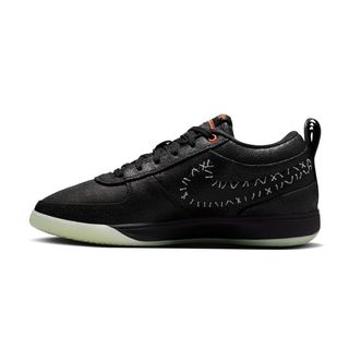 (Category: ) located in . Submitted by cards_and_sneakers (Listing ID 1376993393, Image 1). Description: .