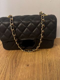 (Category: ) located in . Submitted by zaylavin0807 (Listing ID 1376921826, Image 1). Description: .