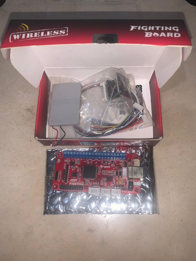 Brook wireless PS4 PS3 Nintendo Switch 1 and 2 Steam Deck fighting board (Category: Controllers) located in Taguig. Submitted by paradise.collections (Listing ID 1376912503, Image 1). Description: Brook wireless PS4 PS3 Nintend Switch 1 and 2 Steam Deck fighting board Pickup at Taguig.