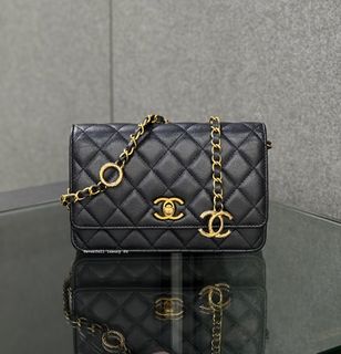 (Category: ) located in . Submitted by neverfull_luxury_sg (Listing ID 1376903322, Image 1). Description: .