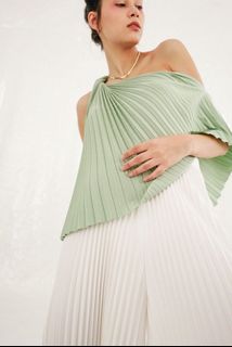 (Category: ) located in . Submitted by fashiont0a5t (Listing ID 1376890910, Image 1). Description: .