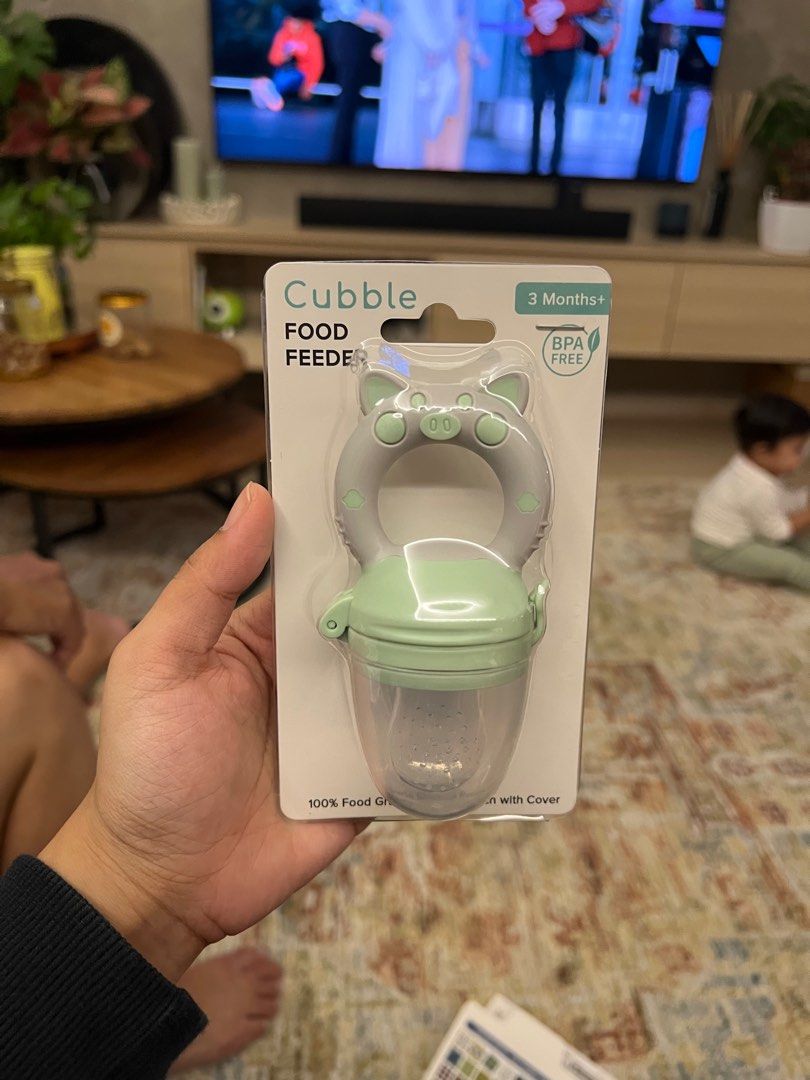 Cubble Food Feeder & Teether - Brand New (Category: Weaning & Toddler Feeding) located in Singapore. Submitted by livingwiththeb (Listing ID 1376979953, Image 3). Description: .