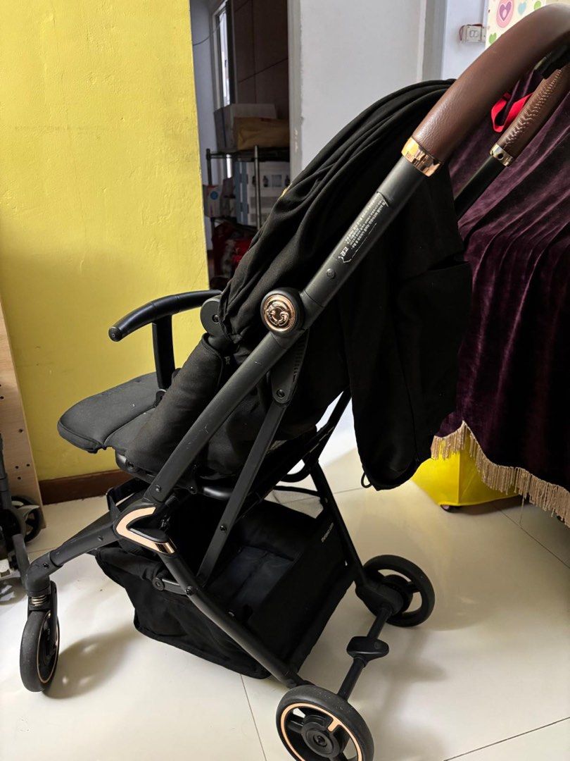 Cyber spin 360 stroller (Category: Strollers) located in Singapore. Submitted by babykiddyst0re (Listing ID 1376962478, Image 1). Description: .