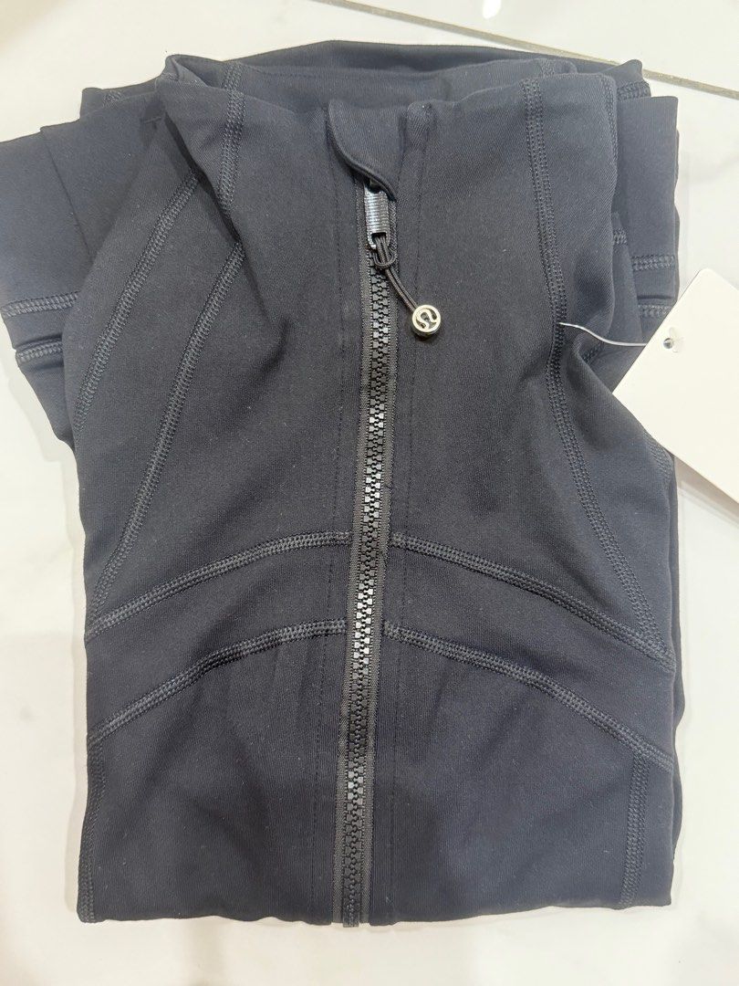 Define jacket (Category: Coats, Jackets and Outerwear) located in Singapore. Submitted by rachel_eng (Listing ID 1376967426, Image 1). Description: .