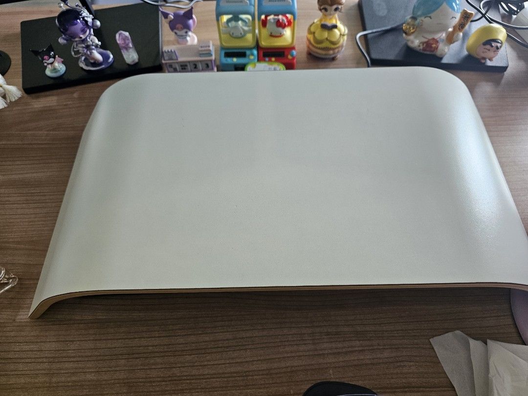 Desktop Table (Category: Home Improvement Tools & Accessories) located in Singapore. Submitted by goodstuff.128 (Listing ID 1376836601, Image 1). Description: .