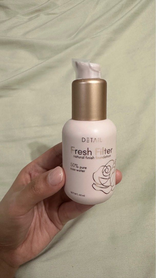 DETAIL - Face Filter Natural Finish Foundation (Category: Makeup) located in Manila. Submitted by vrnykshv (Listing ID 1376903024, Image 1). Description: Shade: CARAMEL Bought last 24 June lang for PHP499 sa SM Makati. RFS: Tried lang once on the face if mag match ba yung shade with my olive skin. Unfortunately hindi. :( With box pa. Used once to try lang. Very new..