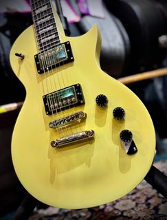 (Category: ) located in . Submitted by JamcrewMusicStudio (Listing ID 1376871107, Image 1). Description: .