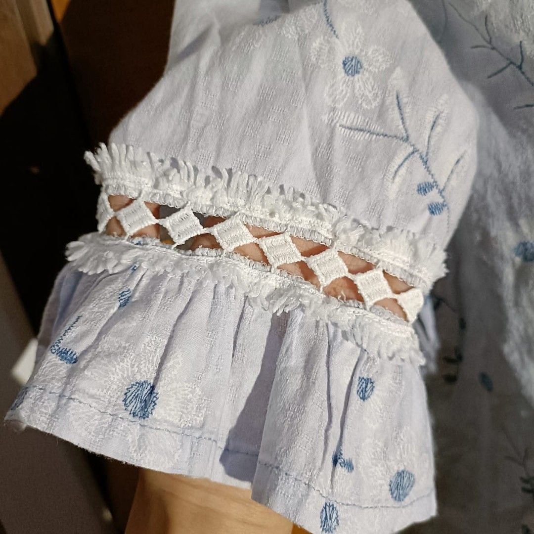 Floral Bohemian Light Blue Blouse (Category: Blouses) located in Bauang. Submitted by glenefinds (Listing ID 1376966761, Image 2). Description: ⚠️Estimated Size: S - 2XL (Free Size) ⚠️Actual Size: 21 x 21.5 inches ☑️Bohemian Inspired ❌No Flaws.