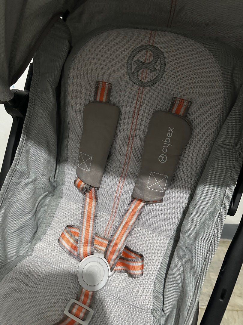 FOR RENT: Cybex Libelle Stroller (Category: Strollers) located in Imus. Submitted by mcsclothing (Listing ID 1376971972, Image 3). Description: Dm us at our FB Page: Shop My Closet Brand: Cybex Model: Libelle Color: Lava Grey ✅ Cabin Size Approved More details at the cover photo .