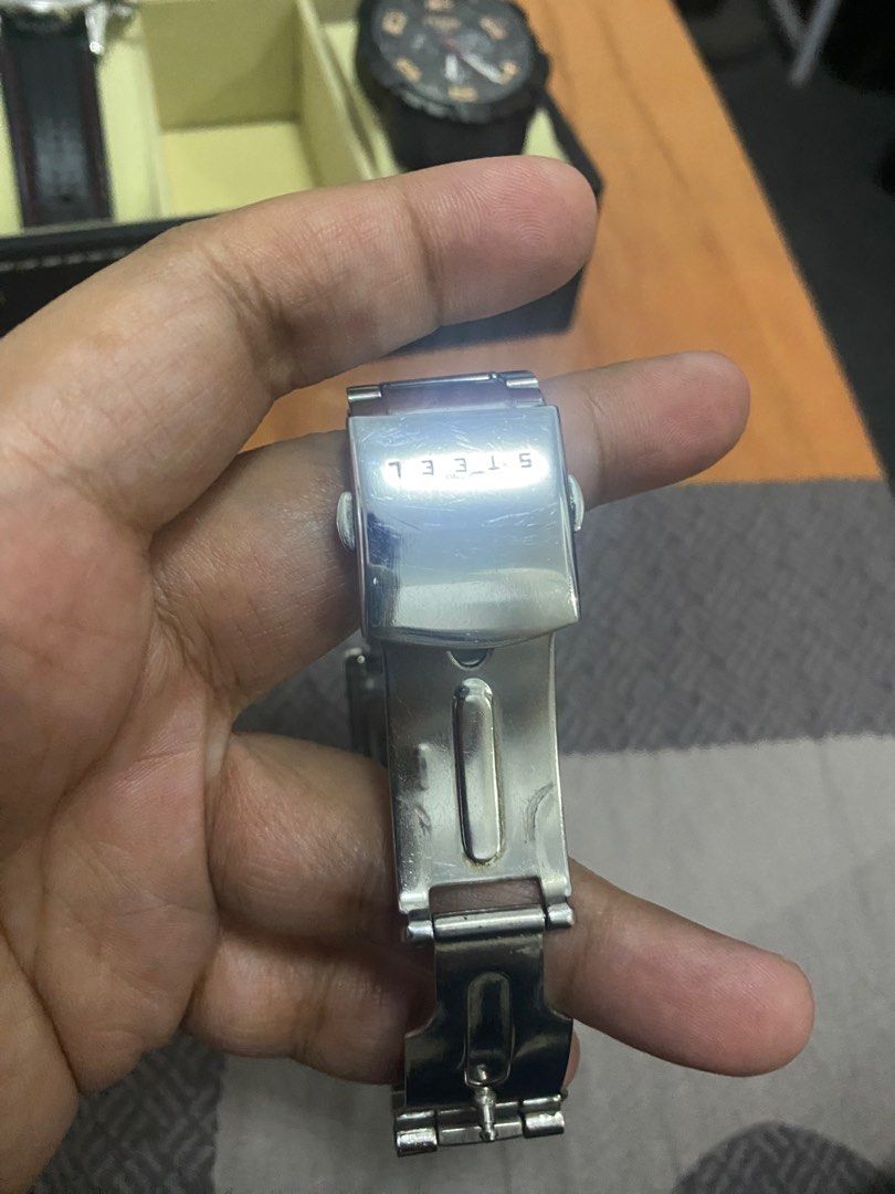 Guess Watch (Category: Luxury Watches) located in Malabon City. Submitted by sherwin02 (Listing ID 1376922435, Image 3). Description: Authentic Guess Watch for Men slightly used .