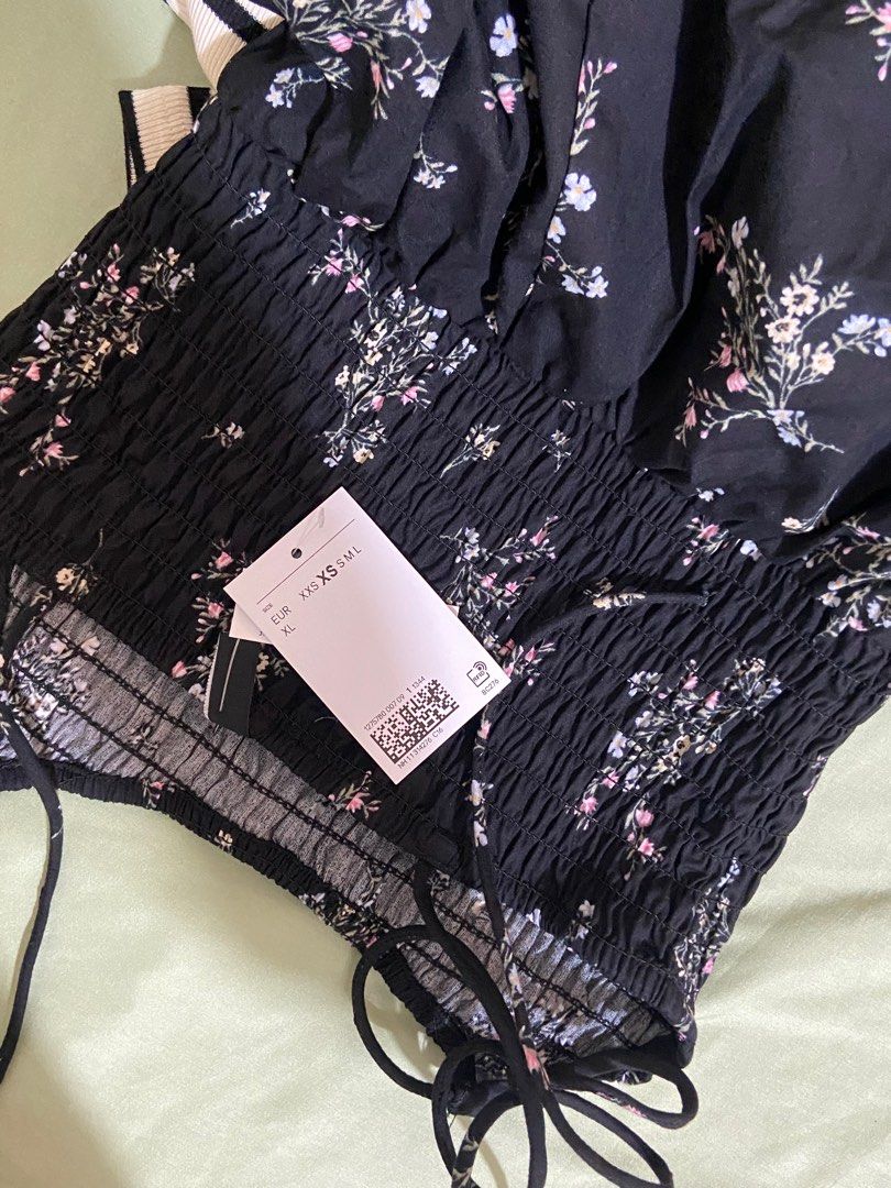 H&M Tie-Strap Smocked Dress (Category: Dresses) located in Daraga. Submitted by jen.nini (Listing ID 1376828115, Image 3). Description: FIXED! will not entertain if will lowball pa rfs: wrong size size: XS brand new with tag.