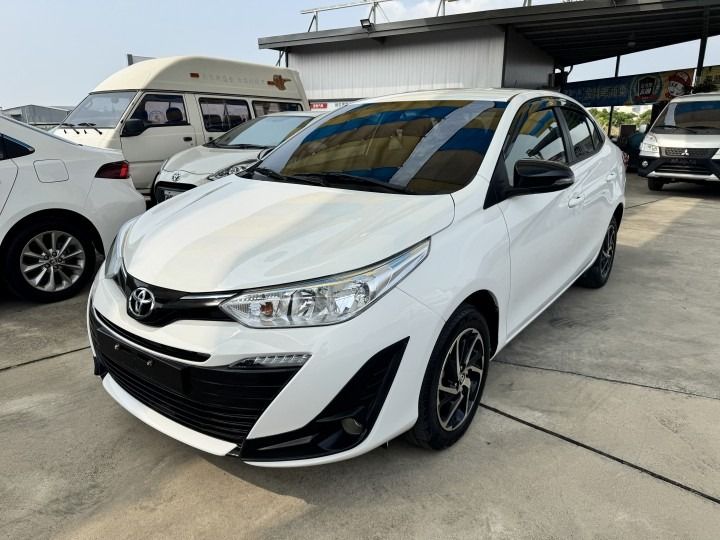 由 xiangli20067852 (刊登 ID 1376866711，圖片 1) 提交，位於 彰化縣 (Changhua) 的 TOYOTA VIOS 2022年 (類別：汽車出售)，說明：2023年式 2022/12月領牌 TOYOTA VIOS 白色 黑內裝 15吋鋁圈 全車原鈑件 倒車顯影 衛星導航 行車紀錄器 !! 認證車 !! 新車原廠保固中 一手車 里程有保證 省油 省稅 好開 耐用 國民神車 入門首選 年輕人最愛房車 經濟實惠代步車 可全貸 免頭款 免保人 免聯徵。