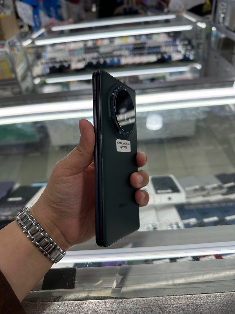 Honor Magic V3 512gb Global Complete (Category: Android Others) located in San Juan City. Submitted by keannagadgetph (Listing ID 1376861081, Image 3). Description: Available Units for today's POST Honor Magic V3 / 512gb / FU / Complete - any colors available - good condition - 95% Makinis - good battery - No issue / No Repair - Any colors available ~ Accepting SWAP / TRADE IN / INSTALLMENT / BINTA UNIT ~ CASH ON DELIVERY METRO MANILA / LBC PAYME