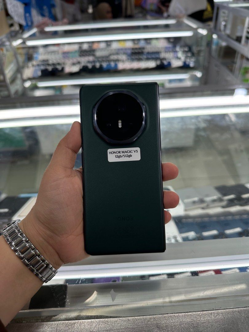 Honor Magic V3 512gb Global Complete (Category: Android Others) located in San Juan City. Submitted by keannagadgetph (Listing ID 1376861081, Image 1). Description: Available Units for today's POST Honor Magic V3 / 512gb / FU / Complete - any colors available - good condition - 95% Makinis - good battery - No issue / No Repair - Any colors available ~ Accepting SWAP / TRADE IN / INSTALLMENT / BINTA UNIT ~ CASH ON DELIVERY METRO MANILA / LBC PAYME