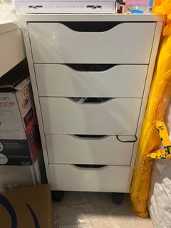 (Category: ) located in . Submitted by chiubrianne (Listing ID 1376856200, Image 1). Description: .