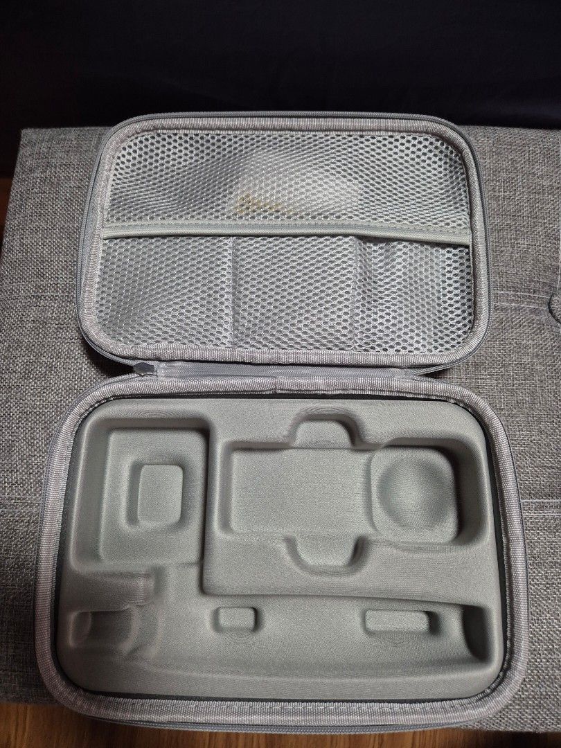 Insta360 Carrying case (Category: Other Gadgets) located in Quezon City. Submitted by loncoylextondre (Listing ID 1377000953, Image 2). Description: For Sale: Insta 360 Carrying Case item looks Brandnew.
