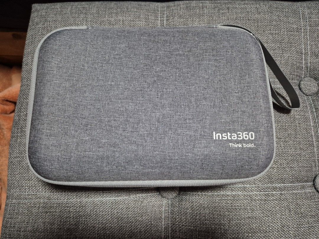 Insta360 Carrying case (Category: Other Gadgets) located in Quezon City. Submitted by loncoylextondre (Listing ID 1377000953, Image 1). Description: For Sale: Insta 360 Carrying Case item looks Brandnew.