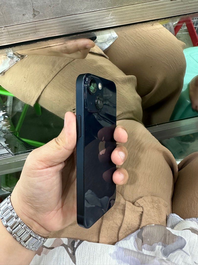 Iphone 13 Mini 512gb Smartlocked 98% batt (Category: iPhone 13 Series) located in San Juan City. Submitted by keannagadgetph (Listing ID 1376865121, Image 2). Description: Available Units for today's POST Iphone 13 mini / 512gb / Smartlocked / 98% batt - any colors available - good condition - 95% Makinis - good battery - No issue / No Repair - Any colors available ~ Accepting SWAP / TRADE IN / INSTALLMENT / BINTA UNIT ~ CASH ON DELIVERY METRO MA