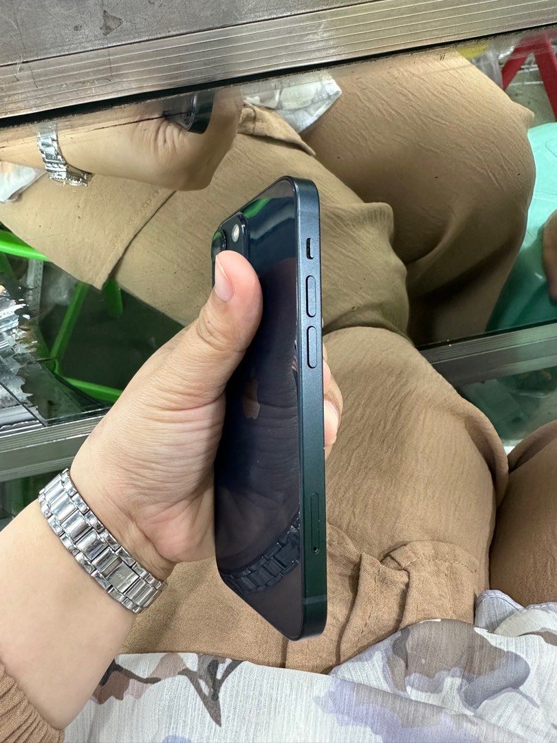 Iphone 13 Mini 512gb Smartlocked 98% batt (Category: iPhone 13 Series) located in San Juan City. Submitted by keannagadgetph (Listing ID 1376865121, Image 3). Description: Available Units for today's POST Iphone 13 mini / 512gb / Smartlocked / 98% batt - any colors available - good condition - 95% Makinis - good battery - No issue / No Repair - Any colors available ~ Accepting SWAP / TRADE IN / INSTALLMENT / BINTA UNIT ~ CASH ON DELIVERY METRO MA