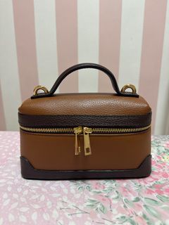 (Category: ) located in . Submitted by onlineshopper21 (Listing ID 1376998135, Image 1). Description: .