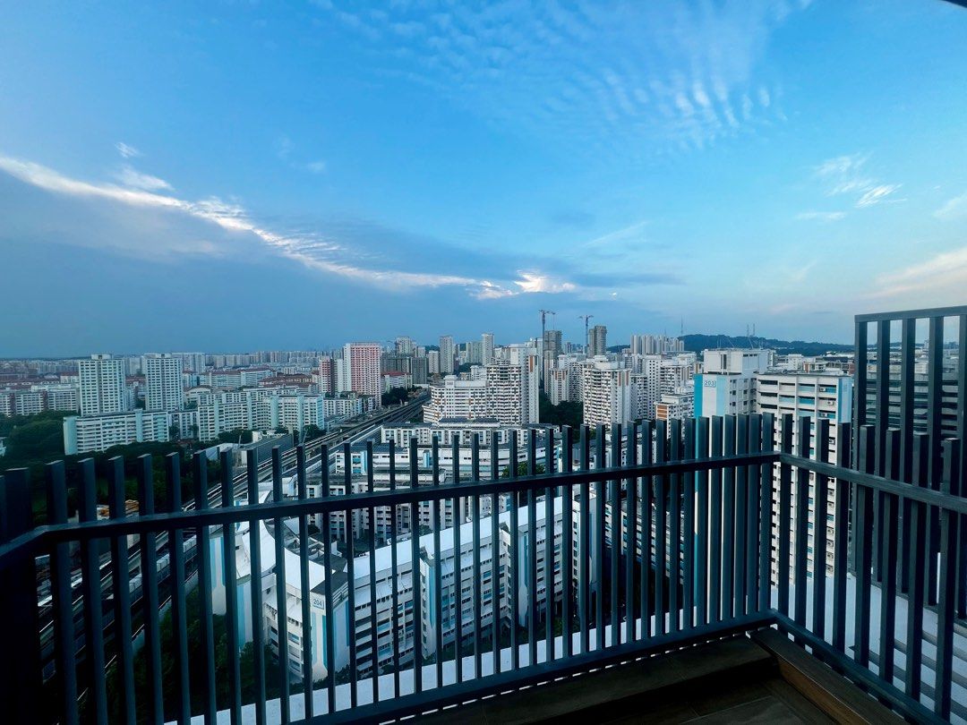 J Gateway  1br + 1study loft  with unblocked views63226193252227112