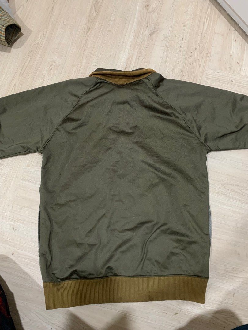Jacket (Category: Coats, Jackets and Outerwear) located in Puchong. Submitted by adibakmaal (Listing ID 1376958810, Image 3). Description: Size : S Condition : 8.5/10 Brand : Uniqlo Material :idk price INCLUDE delivery. Can COD around selangor. THANK YOU.