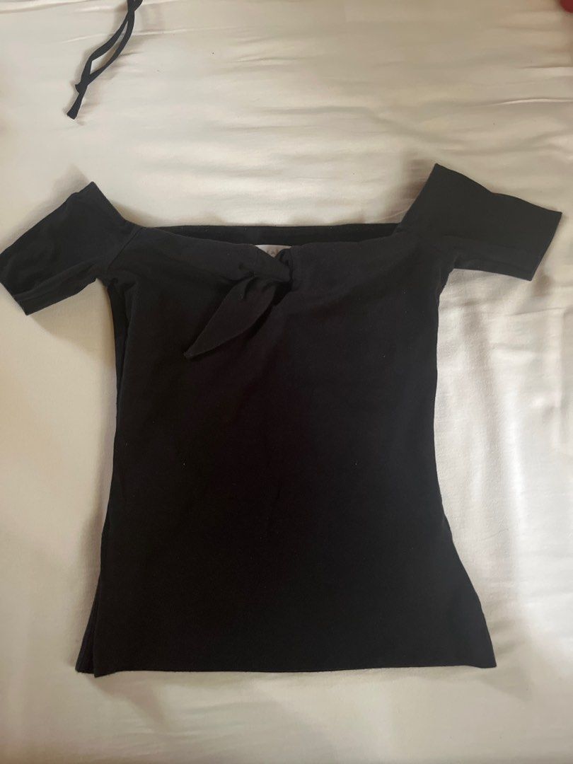 KOOKAI Black Off-Shoulder Top Size 1, Women's Fashion, Tops