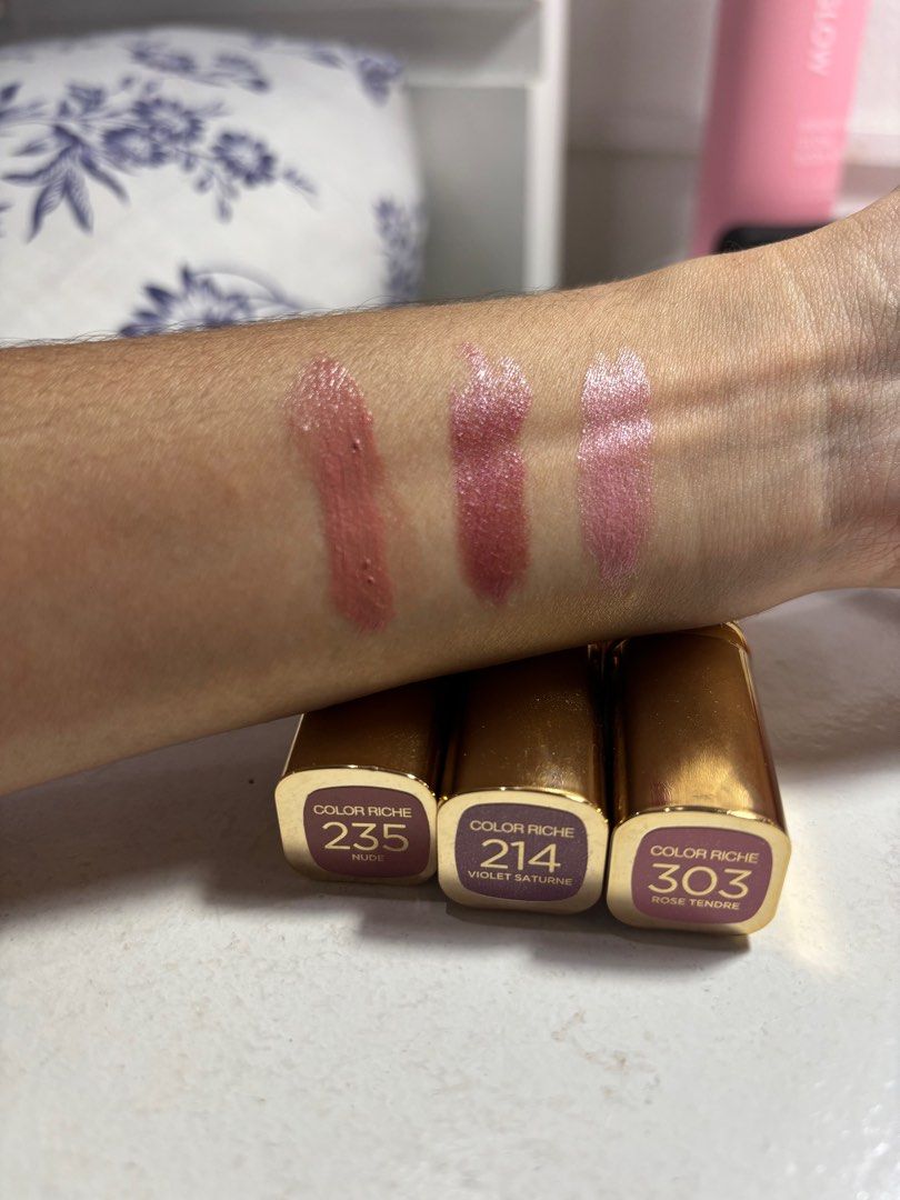 L’oreal Paris Matte Lipstick Set (Category: Makeup) located in Quezon City. Submitted by meijimendepot (Listing ID 1376953675, Image 3). Description: Can buy each shade for 250.