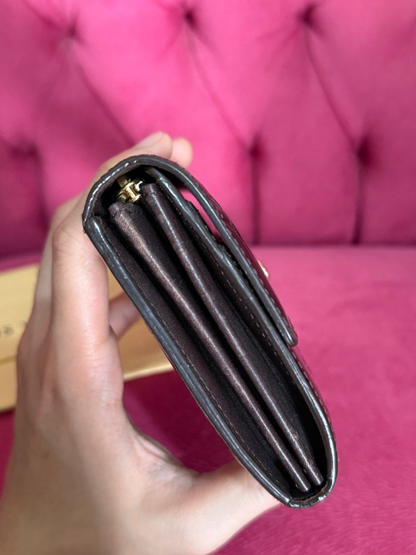 Louis Vuitton wallet - Monogram Vernis (Category: Luxury Bags & Wallets) located in Paranaque City. Submitted by marcoescueta (Listing ID 1376917837, Image 3). Description: .