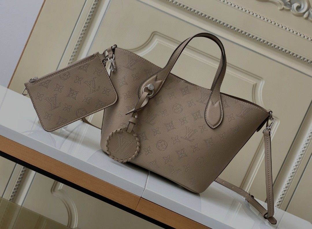 LV Blossom Mahina (Category: Luxury Bags & Wallets) located in Quezon City. Submitted by lacygirlshoppe (Listing ID 1376862675, Image 1). Description: for pre-order; add 2,500 for hot stamping.