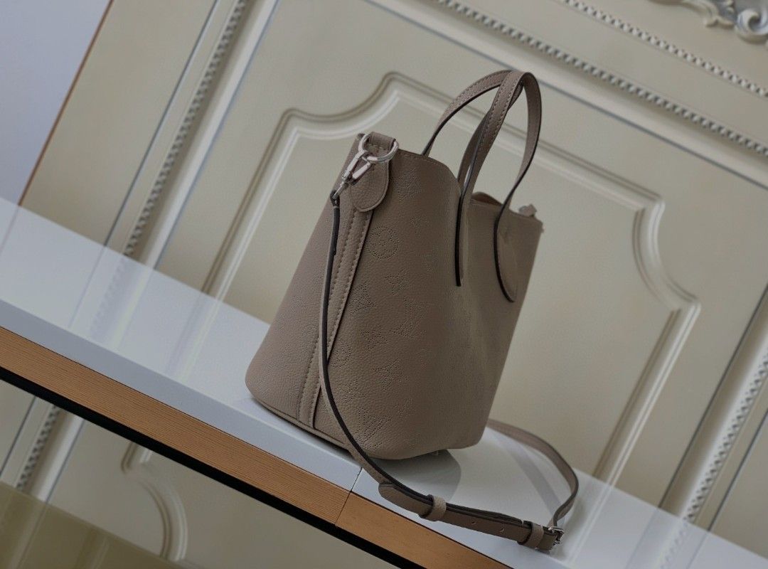 LV Blossom Mahina (Category: Luxury Bags & Wallets) located in Quezon City. Submitted by lacygirlshoppe (Listing ID 1376862675, Image 2). Description: for pre-order; add 2,500 for hot stamping.