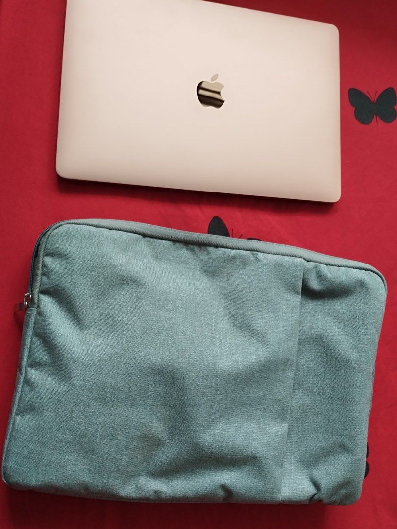 Macbook64885126076290112