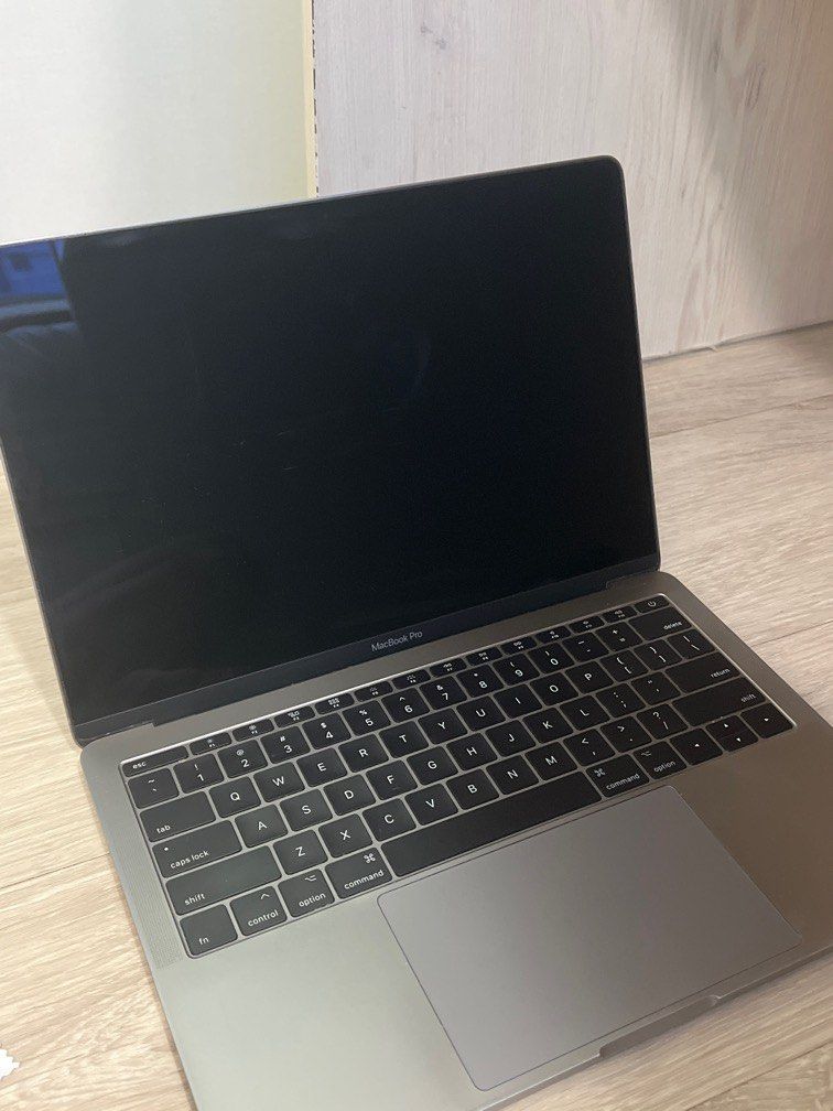 MacBook Pro 13inch (Category: Laptops & Notebooks) located in Singapore. Submitted by luc.aslzu (Listing ID 1376925128, Image 3). Description: Item is as described, DM FOR MORE INFO ℹ️ <BATTERY IS BRAND NEW>.