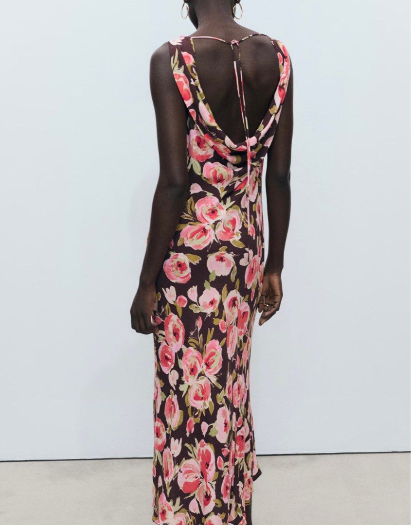 Mango floral dress with drapped neck (Category: Dresses) located in Quezon City. Submitted by declutterbykn (Listing ID 1376915512, Image 2). Description: .