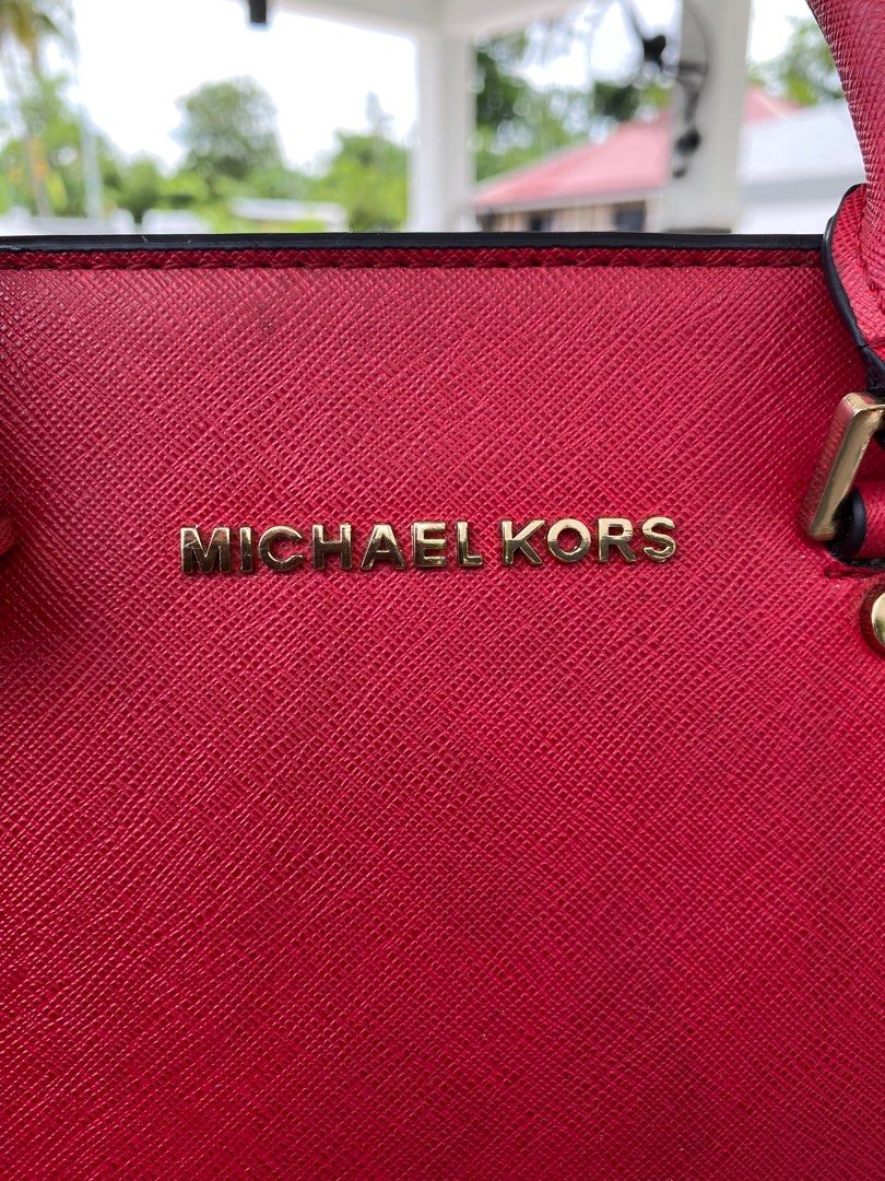 MICHAEL KORS (Category: Luxury Bags & Wallets) located in Dumanjug. Submitted by avegailbal20275 (Listing ID 1376815251, Image 2). Description: MK BAG IN GOOD AND EXCELLENT CONDITION, MEDIUM SIZE.