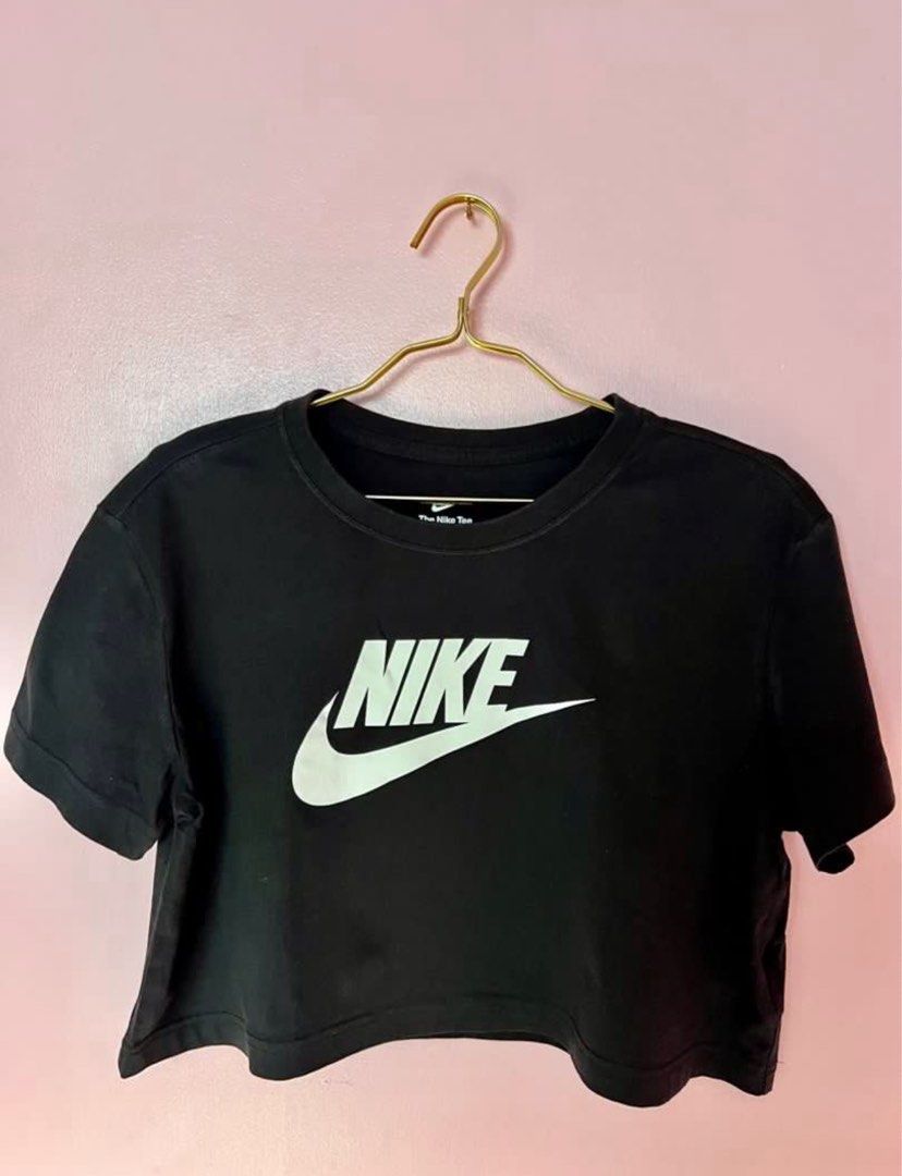 N I K E Sportswear Essential Cropped TOP L (Category: Activewear) located in Davao. Submitted by flamingopark (Listing ID 1376934962, Image 2). Description: 📍It's the time to declutter! Worn once. This is cotton and super comfy. Not ukay☺️ No issue. LARGE in tag but its like a medium for me. Bought this in NIKE BRANCH for 1,250. 🗣️Buyer pays the shipping fee via JRS, JNT or GogoExpress. No rush orders! 😘 .