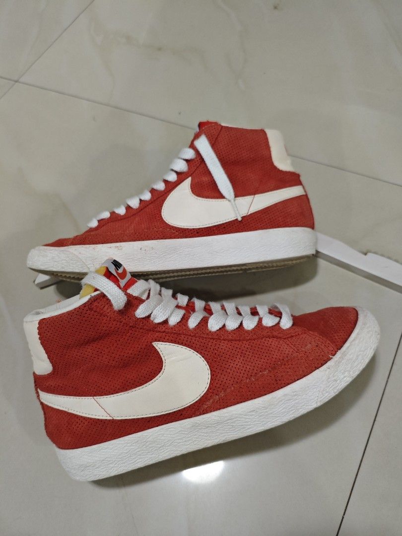 Nike Blazer Mid Suede(Authentic) (Category: Sneakers) located in Dapitan. Submitted by vincesabejon (Listing ID 1376906141, Image 1). Description: Us: 7 Uk: 6 Eur: 40 Cm: 25 Issue: Super Minimal Heeldrag.