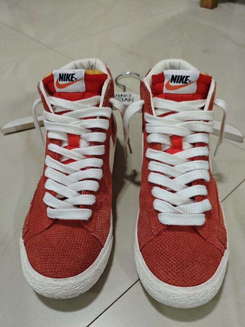 Nike Blazer Mid Suede(Authentic) (Category: Sneakers) located in Dapitan. Submitted by vincesabejon (Listing ID 1376906141, Image 2). Description: Us: 7 Uk: 6 Eur: 40 Cm: 25 Issue: Super Minimal Heeldrag.
