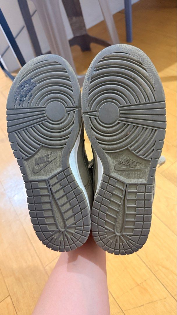 NIKE DUNK LOW NEUTRAL OLIVE (Category: Sneakers) located in Pasig City. Submitted by andygarcia17 (Listing ID 1376941324, Image 2). Description: PRELOVED SNEAKERS. Negotiable. Please see original amount details in screenshots. GCASH transfer only. Delivery will be shouldered by buyer. Pick up available in Eastwood City. .