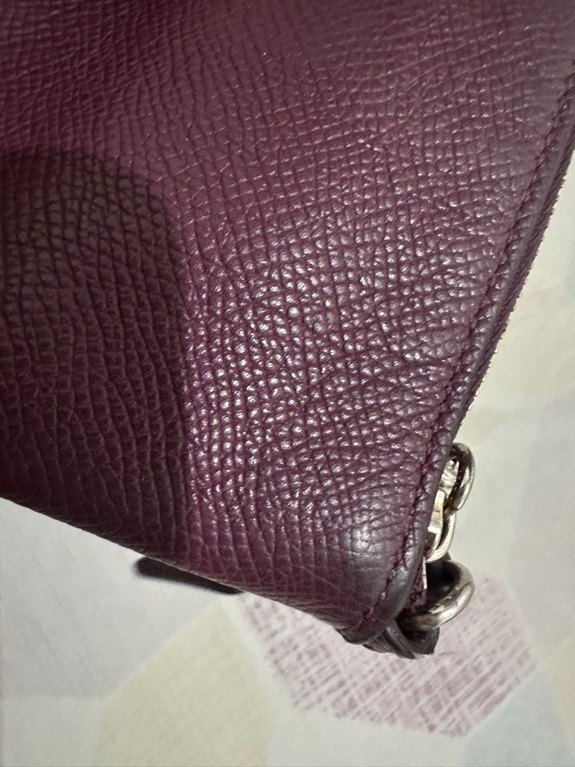 Original Coach Leather Wristlet (Category: Wallets & Card holders) located in Angono. Submitted by khendyreyes (Listing ID 1376896672, Image 3). Description: Heavily used, the creed was removed (nalaban kasi) see details of issues in the photos Buyer to shoulder the shipping.