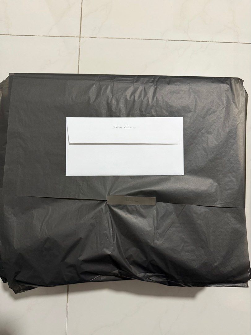 RICK OWENS FW25 CONCORDIANS MEGA BUMPER GEOBASKET IN ALL BLACK FULL GRAIN COW LEATHER (Category: Casual shoes) located in Singapore. Submitted by solxwe (Listing ID 1376922262, Image 1). Description: Worn less than 10 times, includes original packaging and everything inside (2 rick owen totes and envelope for receipt).