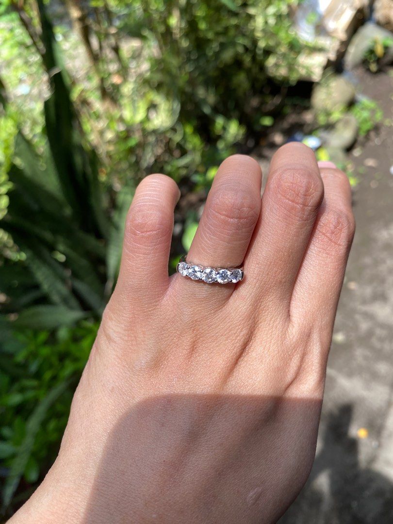 S5.5 Half Eternity Moissanite Vermeil Ring (Category: Rings) located in Tiaong. Submitted by sourcedbyhannie (Listing ID 1376832862, Image 3). Description: Ang ganda ganda nito mihhh Ang puti at ang fire grabe tapos ang lalaki ng bato Size 5.5 5stones half eternity 1.5tcw moissanite stones PT950 Vermeil setting (s925 base).