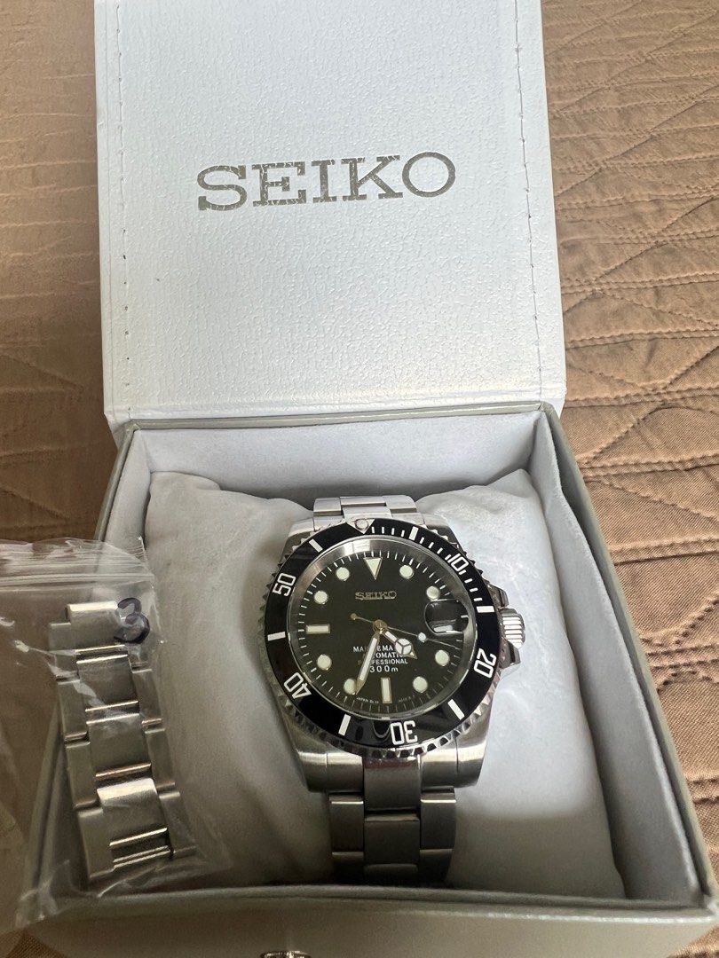 Seiko GMT all steel MOD edition (Category: Men's Watches) located in Pasig City. Submitted by da__44 (Listing ID 1376899103, Image 1). Description: Selling all steel SEIKO GMT w Date RFS- decluttering. Not using it anymore.