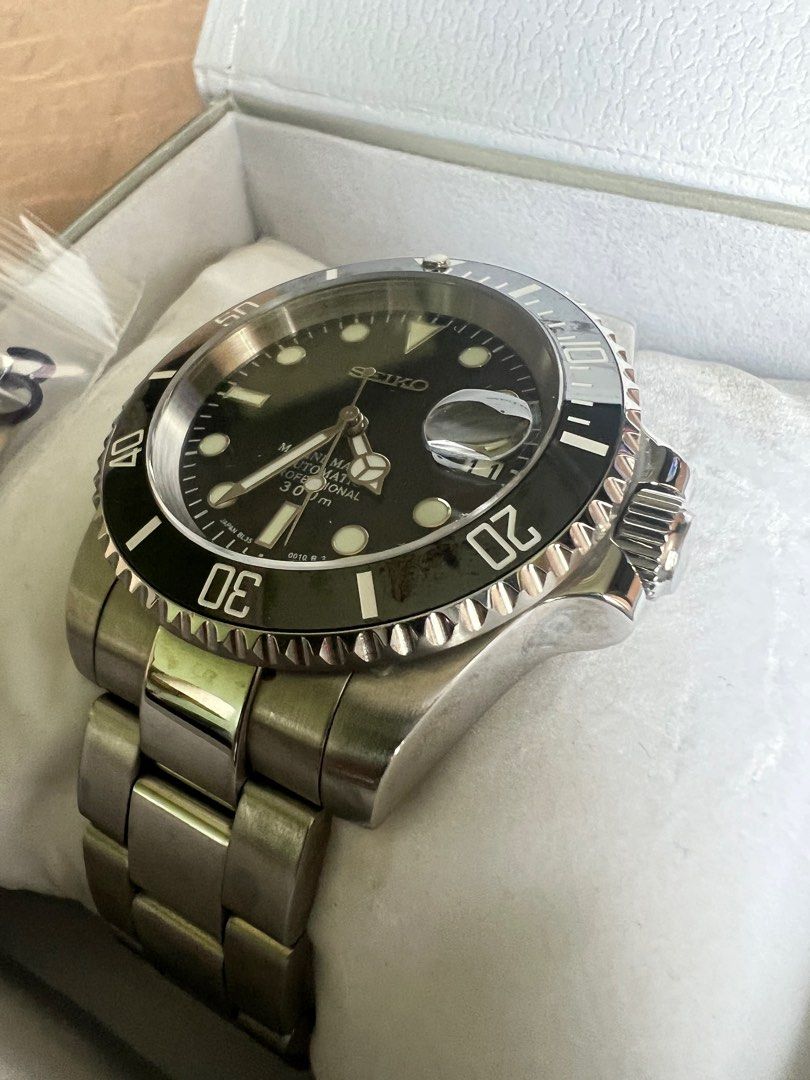 Seiko GMT all steel MOD edition (Category: Men's Watches) located in Pasig City. Submitted by da__44 (Listing ID 1376899103, Image 2). Description: Selling all steel SEIKO GMT w Date RFS- decluttering. Not using it anymore.