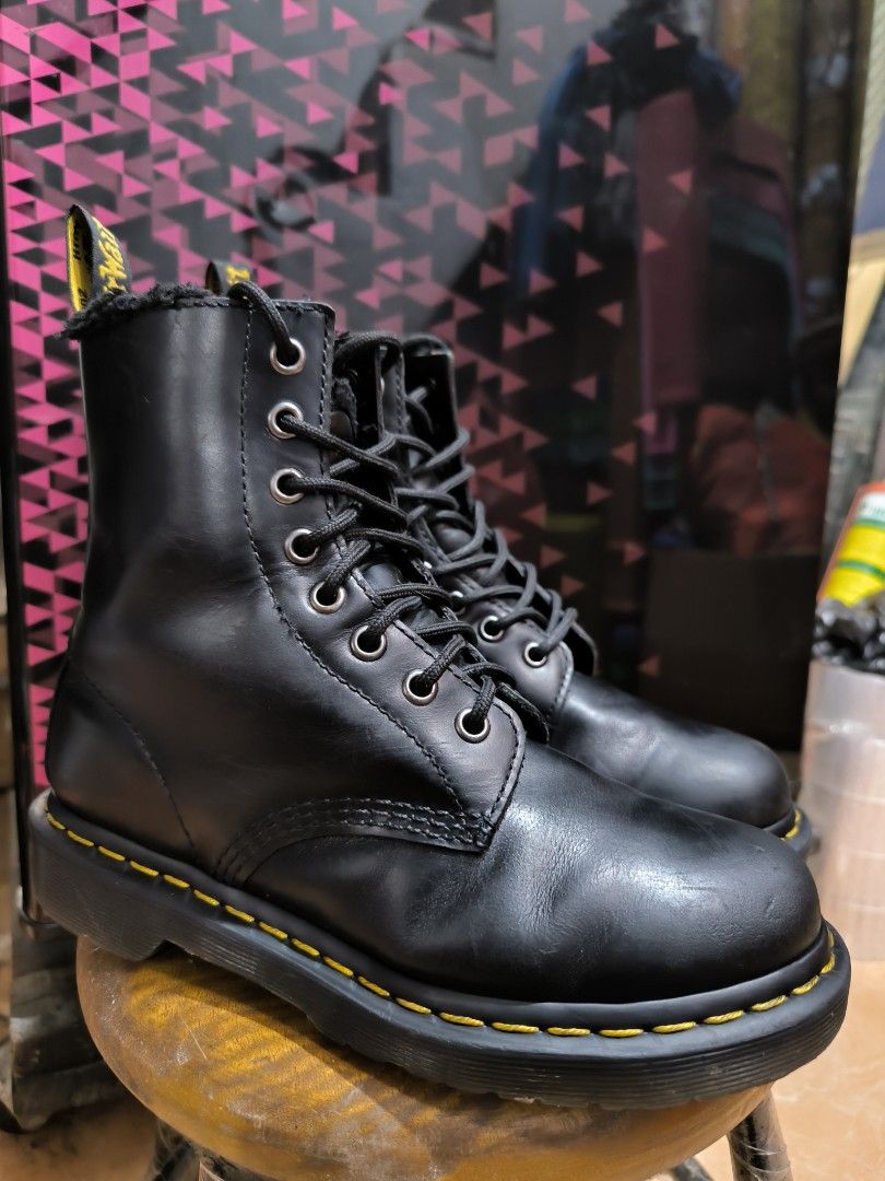 Sepatu boots Dr martens size 37 23cm legit