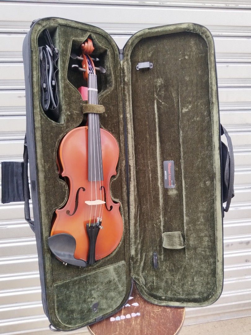 Shimro st.antonio All Solid Violin 4/4 (Category: Musical Instruments) located in Baguio. Submitted by kikay_moto (Listing ID 1376869916, Image 2). Description: .