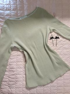 (Category: ) located in . Submitted by eve_wardrobeee (Listing ID 1376938622, Image 1). Description: .