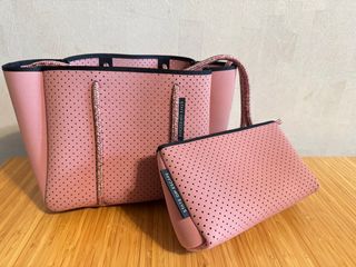 （分類：）位於 。 由 tlpir 提交（商品編號 1376815532，圖片 1）。簡介： 。